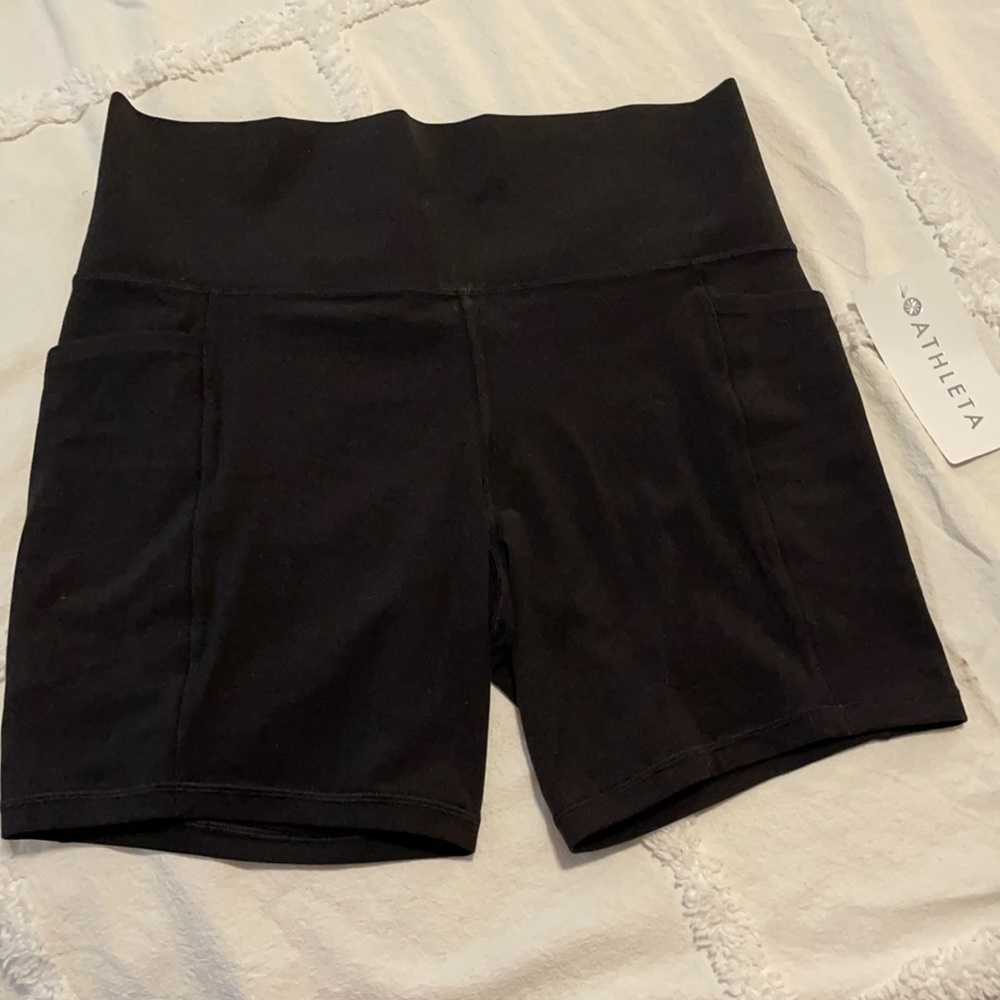 Althleta Salutation Stash Pocket 7”Short